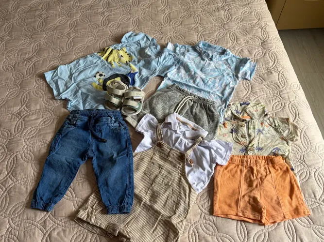 Lote de roupas infantis 