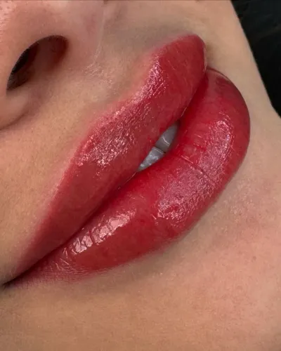 Micropigmentação labial- neutralização, revitalização