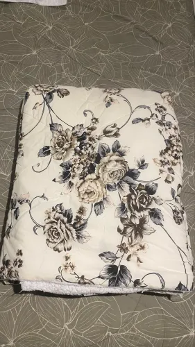 Coberdron de casal com flores quentinho