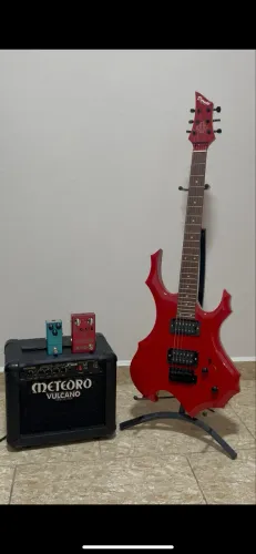 Guitarra Warlock + pedais + cubo!!!