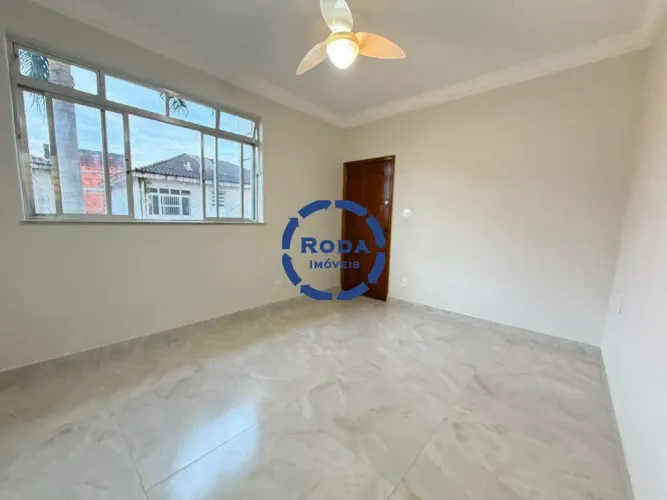 Apartamento charmoso 2 dorm com 68m2 em predinho de 3 andares no Embaré.