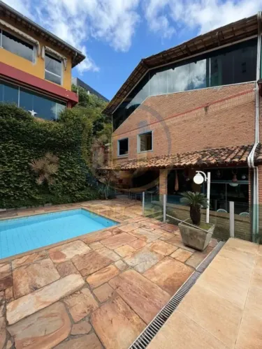 6 Quartos | 1 Suíte Master | 7 Banheiros | 5 Vagas | Vista Definitiva  Lote: 720 m² Área c