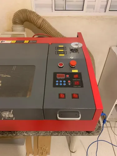 Máquina Laser CNC 40W - Excelente Estado