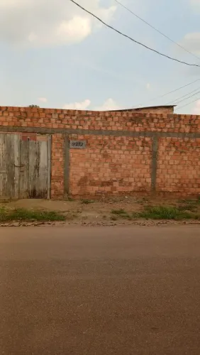 Casa avenda em ótima localização