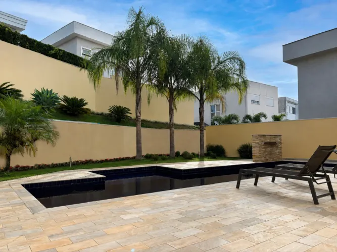 Casa em condomínio para venda com 3 quartos, sendo 3 suítes, 300m²