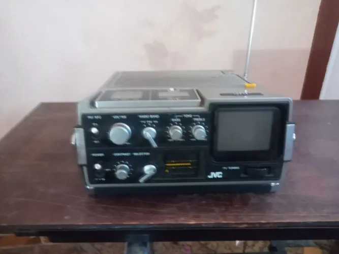 TV RÁDIO JVC 3050.. FAVOR LER DESCRIÇÃO 