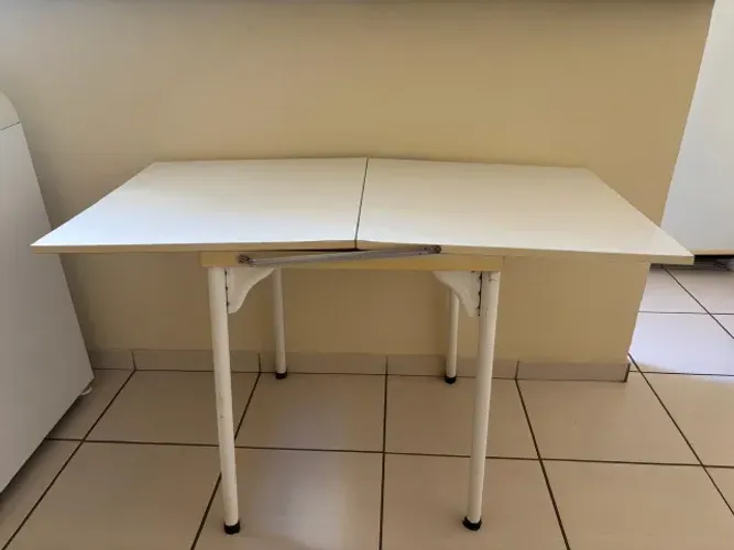 Mesa de Madeira Branca Dobrável