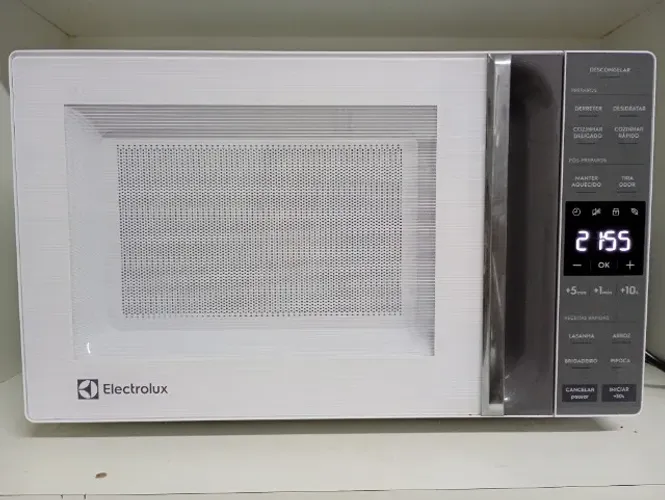 Microondas Eletrolux. 23  Litros . 120 volt 