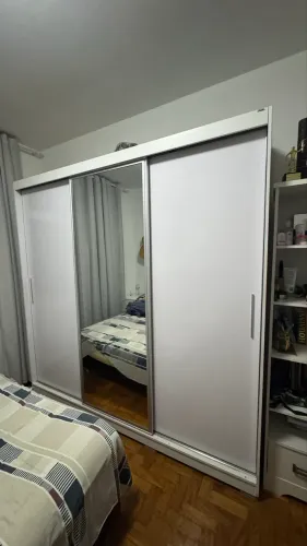 Guarda roupa - 3 portas de correr
