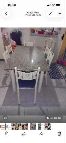Oportunidade de comprar uma linda mesa