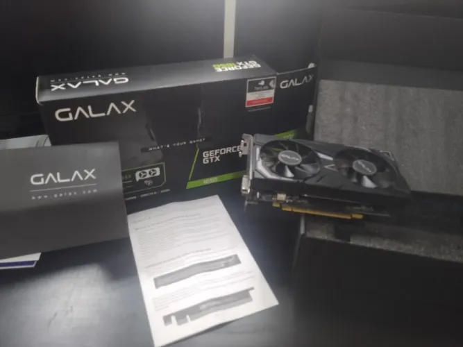 Kit para Pc, com placa de vídeo, placa mãe, processador e fonte.