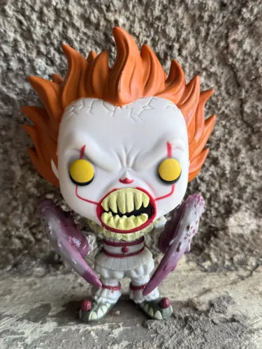 funko pop pennywise with spider legs - it a coisa - loose