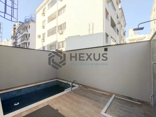 Casa com piscina e área gourmet na Praia das Asturias, Guaruja