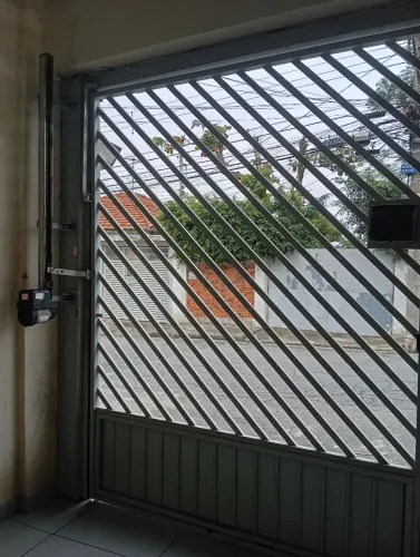 portão de garagem com socia (somente a folha )l largura 266 altura 240