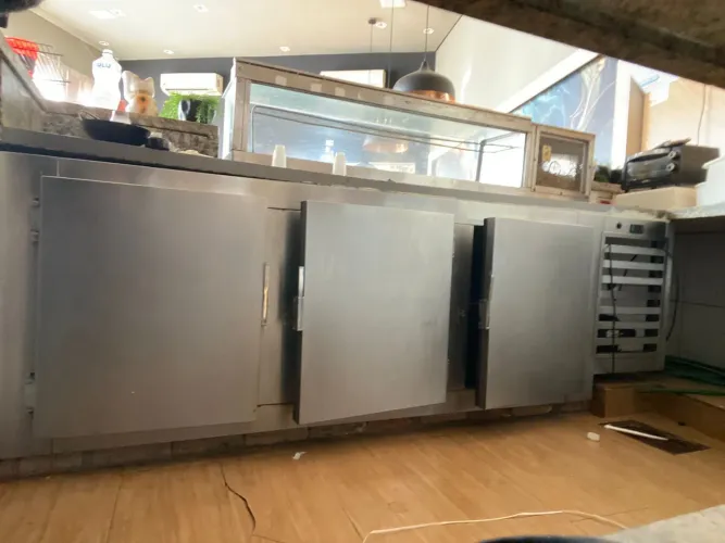 Balcão refrigerado 1,80 m x 0,70 m x 0,60 m