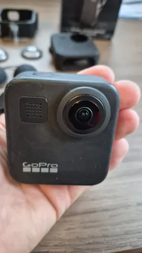 GoPro Max 360 + Acessórios - Câmera com todos os acessórios
