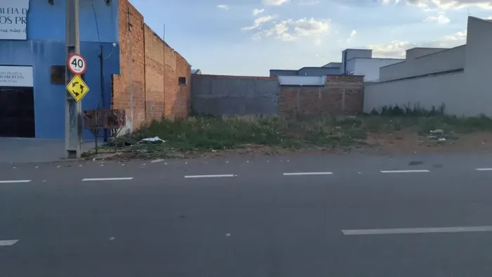 OPORTUNIDADE IMPERDÍVEL! LOTE À VENDA NO RECANTO DAS EMAS!