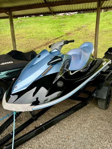 Jet Ski Yamaha WaveRunner VX1100 2011 com apenas 117 horas + Carretinha