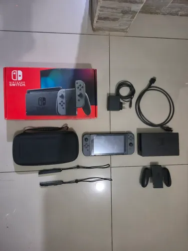 NINTENDO SWITCH V2 DESBLOQUEIADO  256GB NA CAIXA + ACESSÓRIOS COM PELÍCULA 