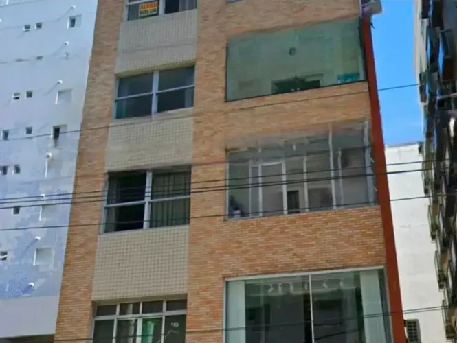 Studio Reformado na Rua Jorge Tibiriçá no Gonzaga com Garagem - R$ 310 Mil