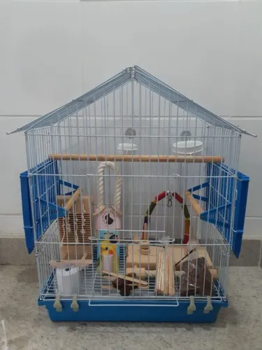 Gaiola com acessórios