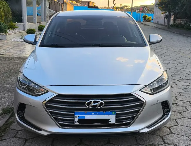 Hyundai Elantra Special Edit. 2.0 16V Flex Aut. 2017