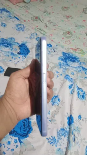 A 14 128gb esta exelente sem defeito