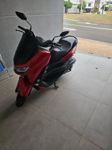NMAX 160 baixa quilometragem.