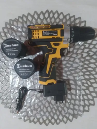 Parafusadeira e Furadeira Huahuo 12V com 2 Baterias + Maleta de Acessórios Completa