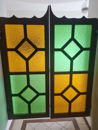 Porta De Bar Saloon Bang-bang Antiga 1,64m X 1,30m Vidro Colorido