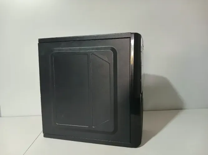 Gabinete de PC com Fonte Tronos 350W