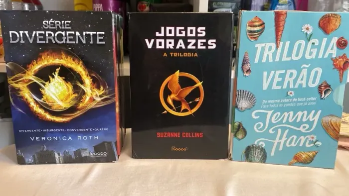 Vendo 3 coleções completas livro: