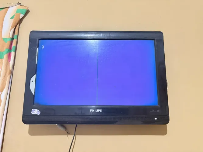 Tv Philips, retirada de peças