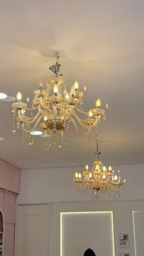 Lustre Dourado com Detalhes Transparentes ? R$700 cada