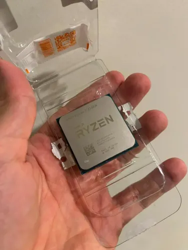 Processador AMD Ryzen 7 5700X AM4 (Apenas 2 meses de uso - Perfeito estado)