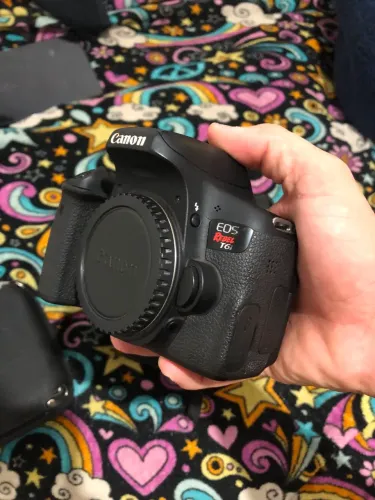 Canon t6i vendo ou troco