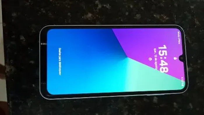 Vende.se celular Samsun. A.15 com 128. Gigas com 4.meses de uso valor. 500.00 quientos