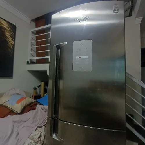 Geladeira Brastemp inversa inox evo