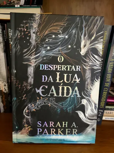 Livro o despertar da lua caída