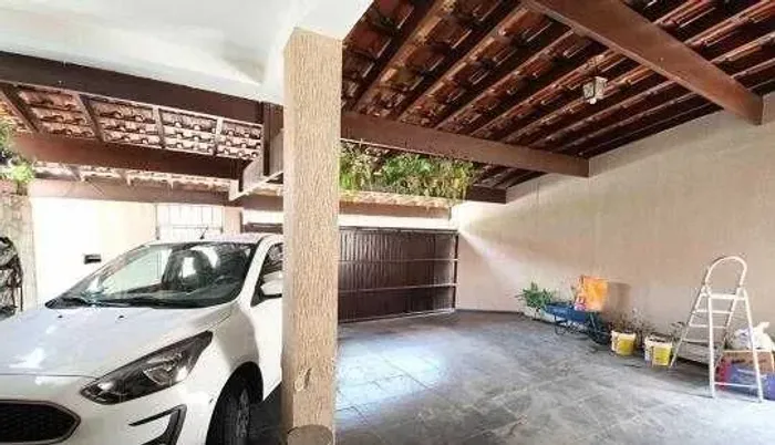 Sobrado para Alugar em Osasco - 3 Dormitórios e Piscina