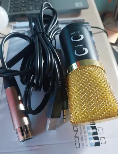 Microfone Condensador com Font Power para Estúdio e Podcast