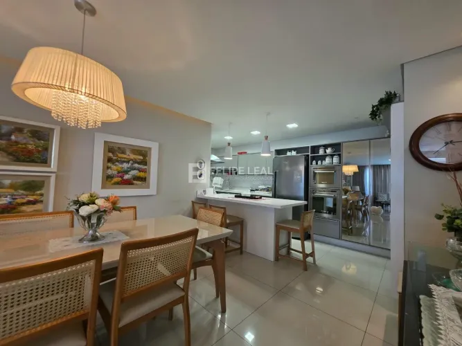 Espetacular Apartamento com 3 Suítes no Renomado WOK Residence Centro, Florianópolis