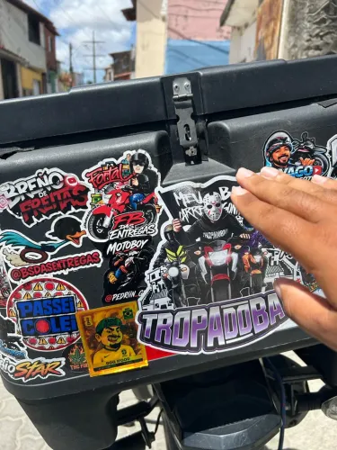 Baú motoboy 85L com suporte deslizante