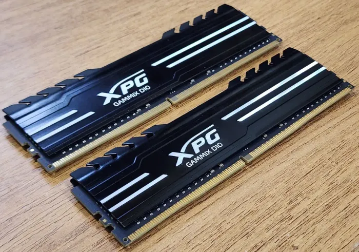  Par de memórias XPG DDR4 16GB (2x8)3000Mhz