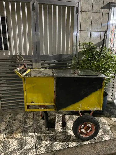 carrinho de bebida ou coco usado 