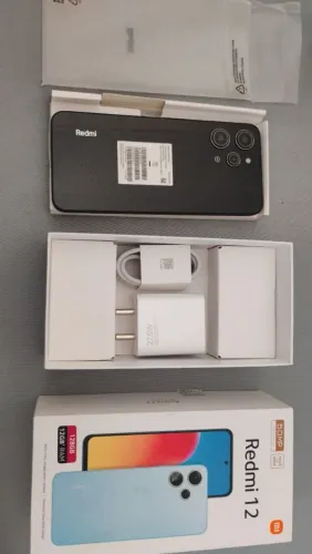 Xiaomi Redmi 12 128GB / 6GB RAM - Preto (Midnight Black) - Impecável! LACRADO