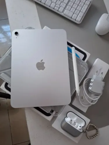 iPad 11 Geração A16 128GB Prata Apple Pencil USB C e AirPods Pro 3 na Garantia
