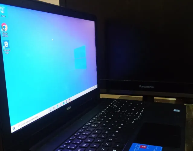 Notebook Dell core i3, 16 GB de memória ddr 4, SSD 120 gb, tela 15.6