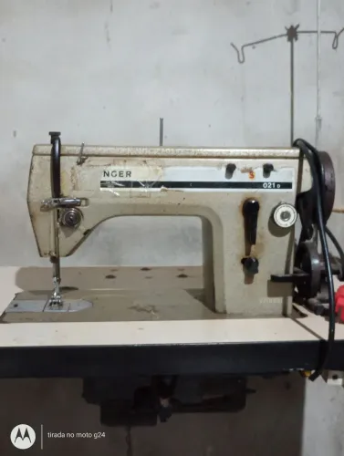 Máquina de Costura Industrial