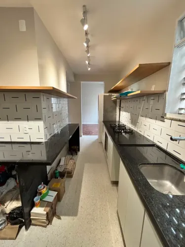 Venda/aluga - Apartamento 2 quartos sendo 1 suíte, 1 vaga, 70 m², recem reformado. Ipanema